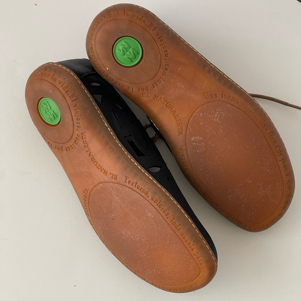 Naturalista Dark Navy Eyelet Cutout Mary Jane Flats 37 - Picture 10 of 11